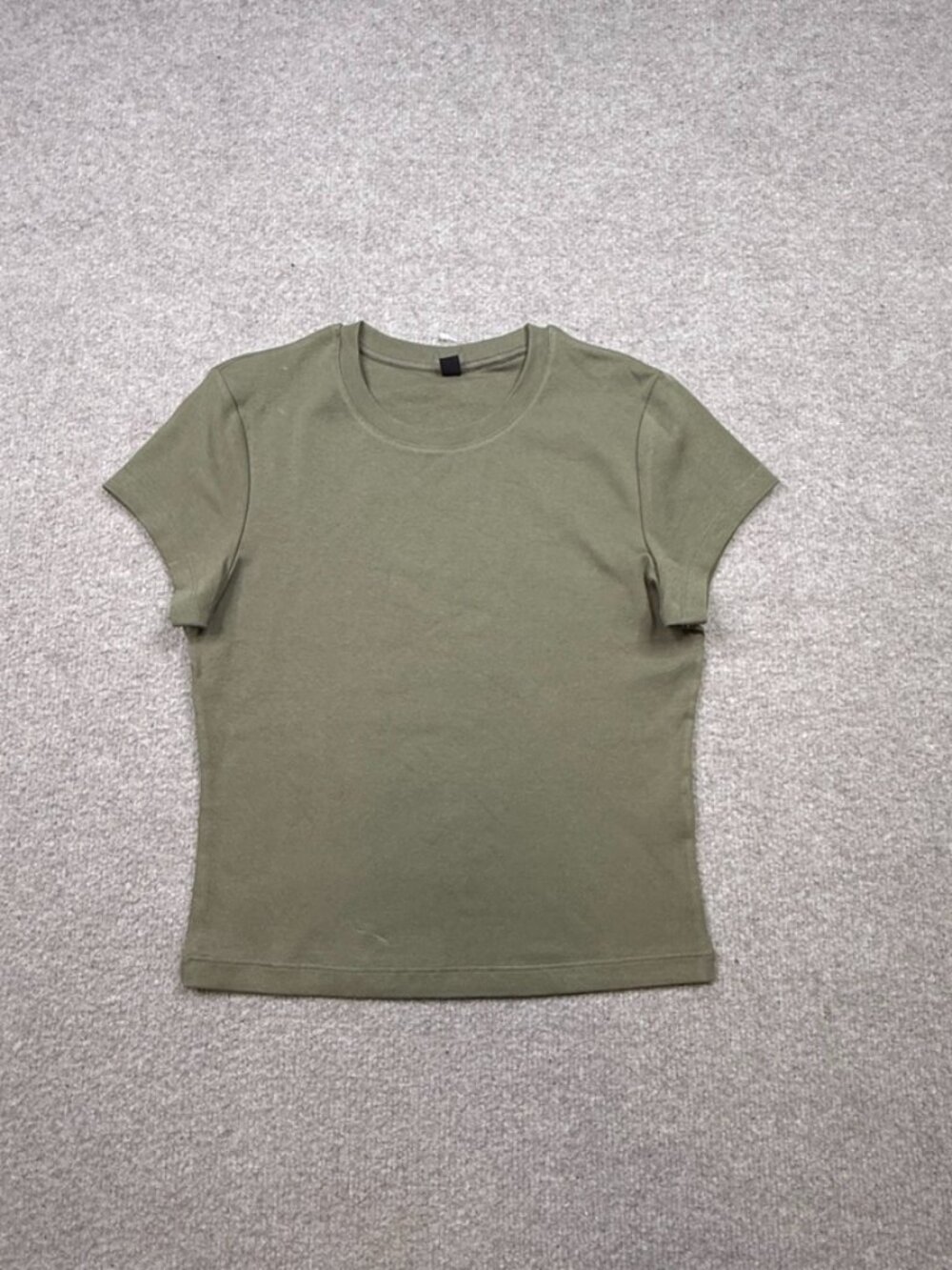 Uniqlo T Shirt Womens Size S Green Khaki Crop Short Sleeve Crew Neck Casual